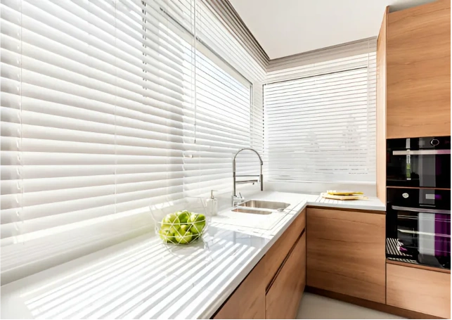 Sleek aluminum venetian blinds