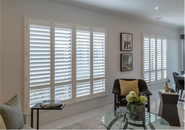 Wide slat plantation shutters