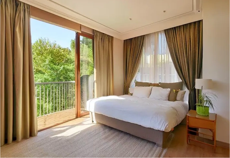 Premium silk curtains in Abu Dhabi