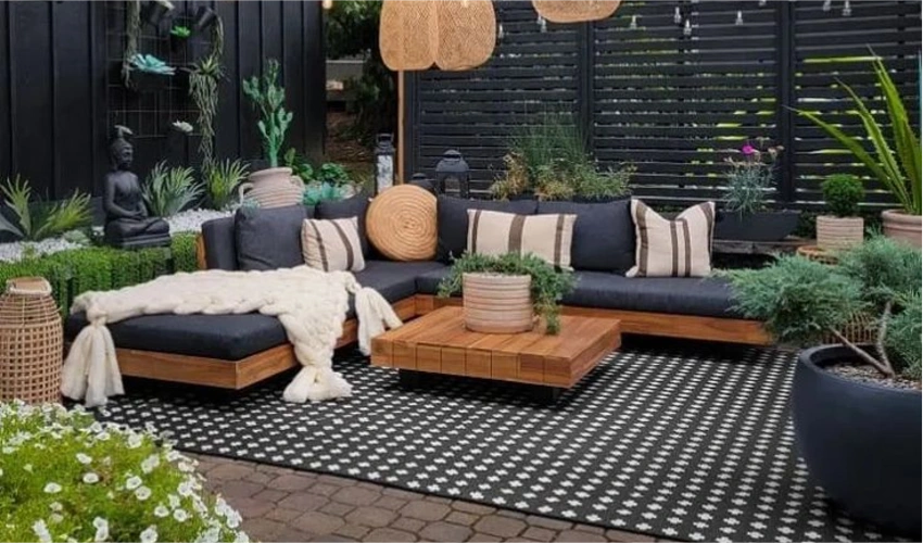 Durable carpet for outdoor comfort