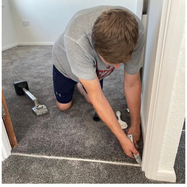 UAE villa carpet fitting team
