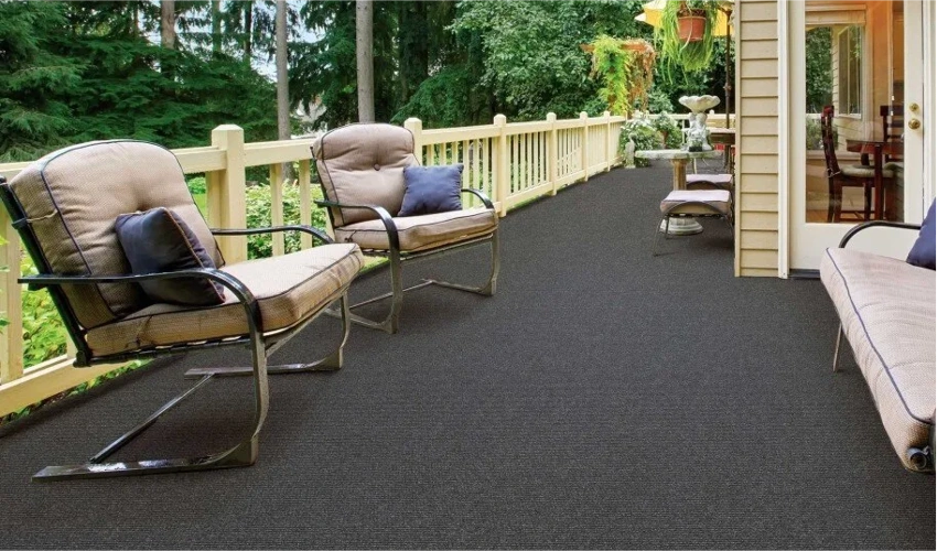Comfortable rooftop with carpet design