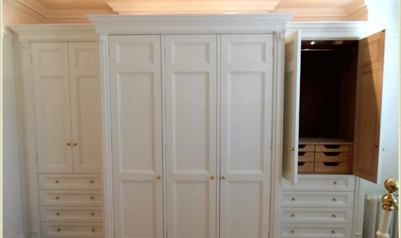 White Wooden Wardrobe Dubai