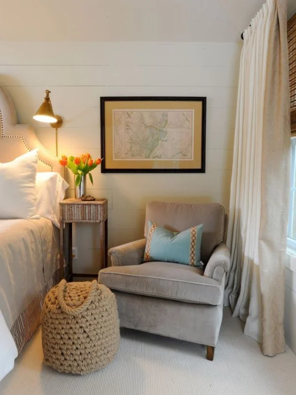 Accent bedroom chairs