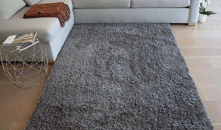 Warm shaggy rug Dubai