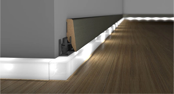 Bold contrast skirting board design
