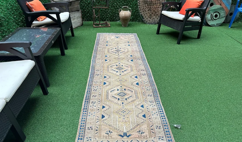 Beige outdoor patterned rug