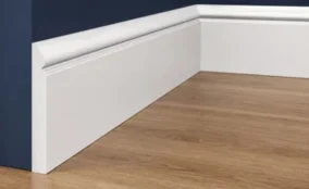 Elegant white skirting boards Dubai design